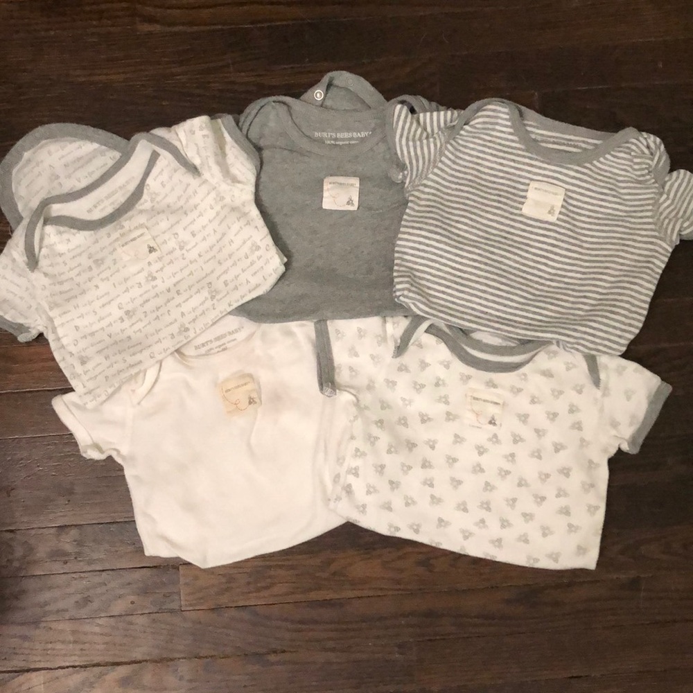 Set of onesies